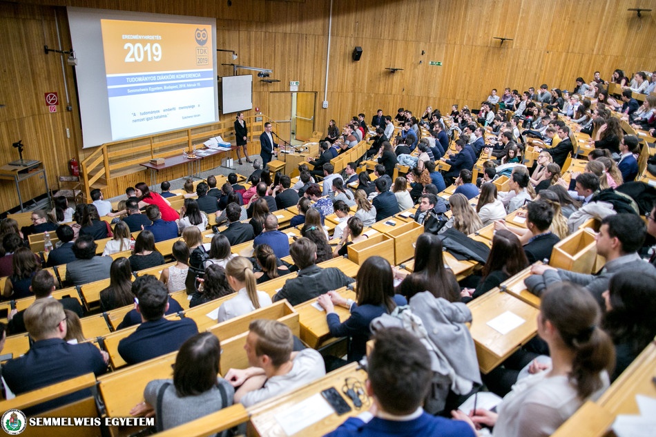 Előadás a Semmelweis Egyetem diákköri konferenciáján