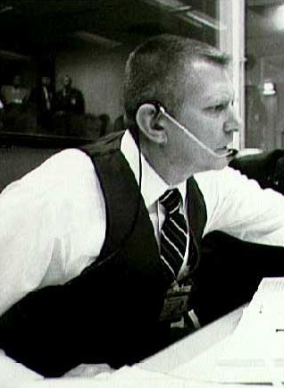 Gene Kranz a Küldetésirányító Központ egyik, de legikonikusabb vezetője.