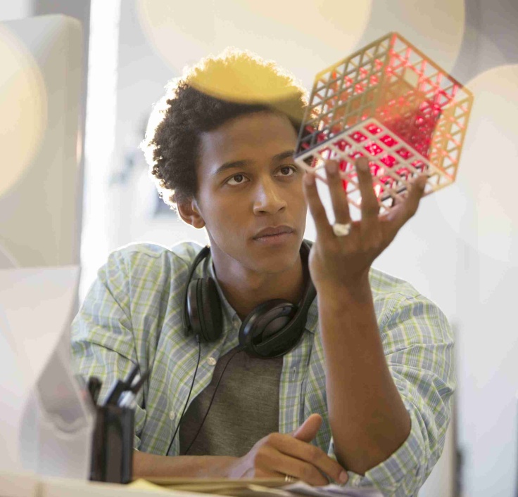 Az alkotás örömet okoz.